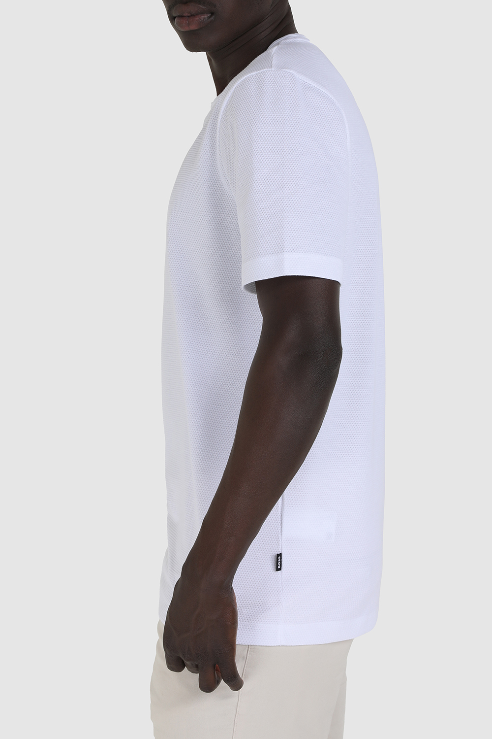 תמונת דוגמן אחורית של חולצת טי