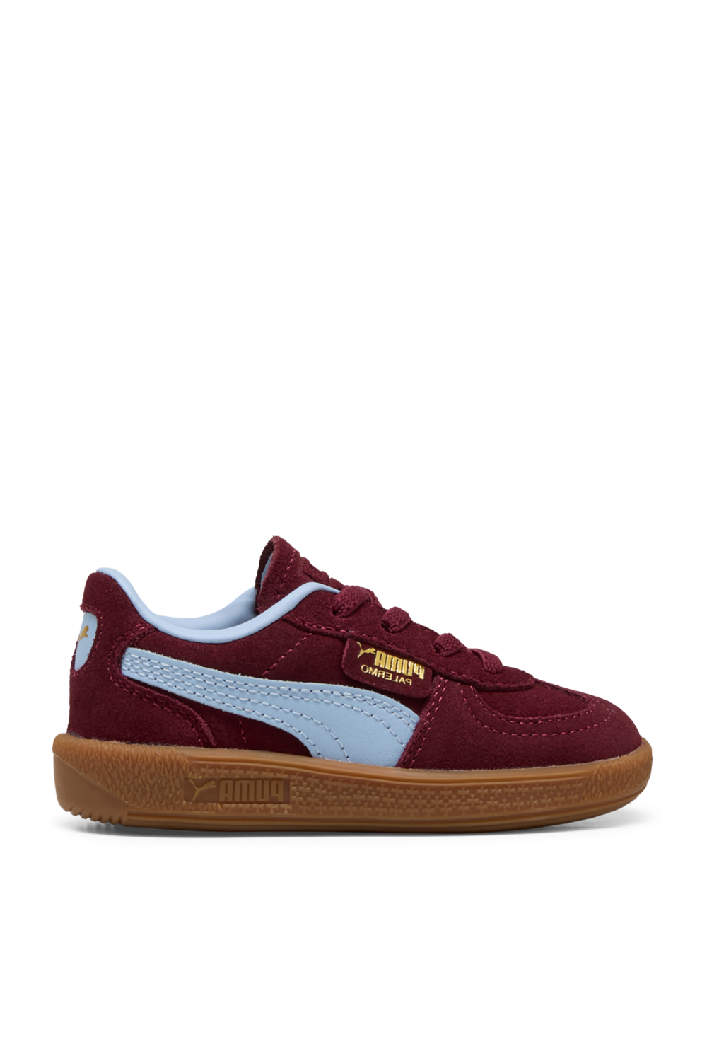 תמונה קידמית של נעלי סניקרס