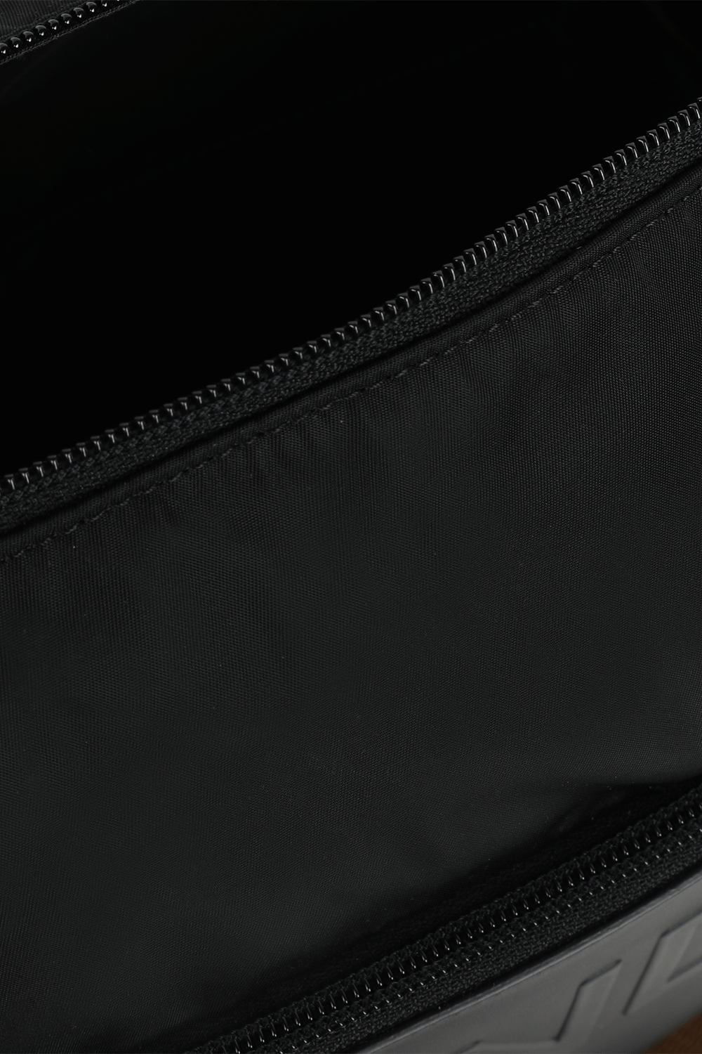 תיק ומשטח החתלה מונוגרמיים