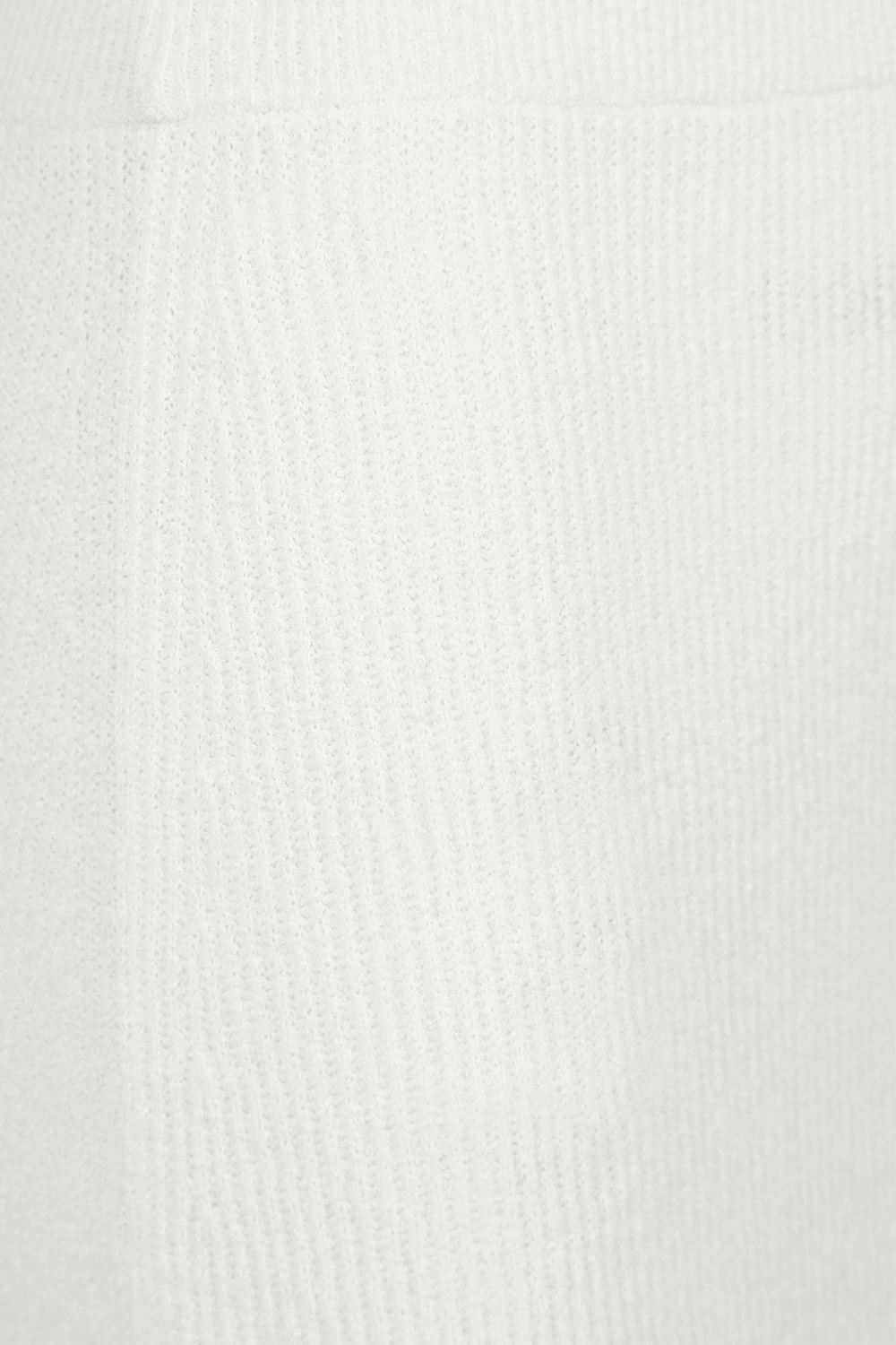 תמונה אחורית של חצאית מידי ריב לבנה