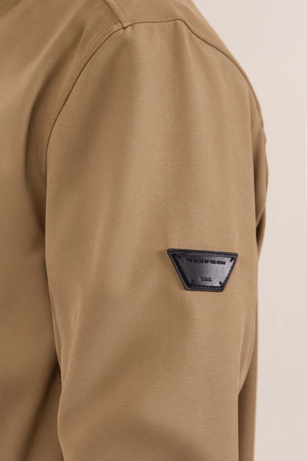 תמונת תקריב דוגמן של ז'קט קפוצ'ון