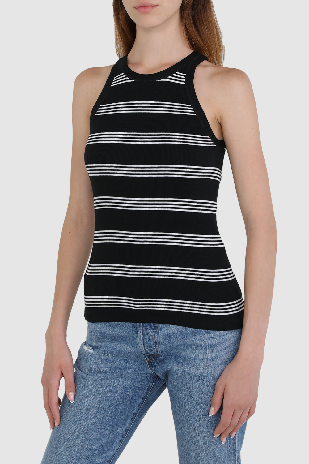 תמונת דוגמן קידמית של גופיית פסים