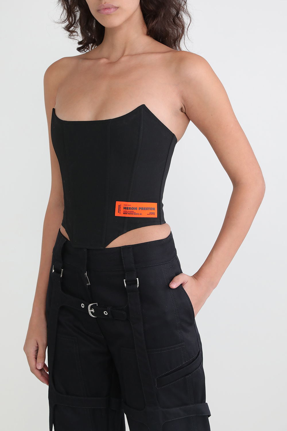 תמונת דוגמן קידמית של מחוך