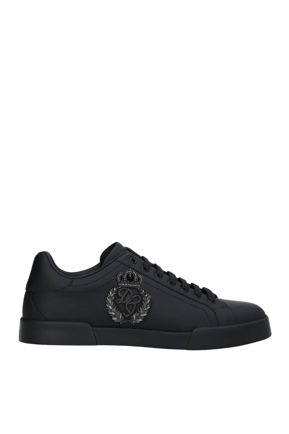 תמונה קידמית של נעלי סניקרס עור