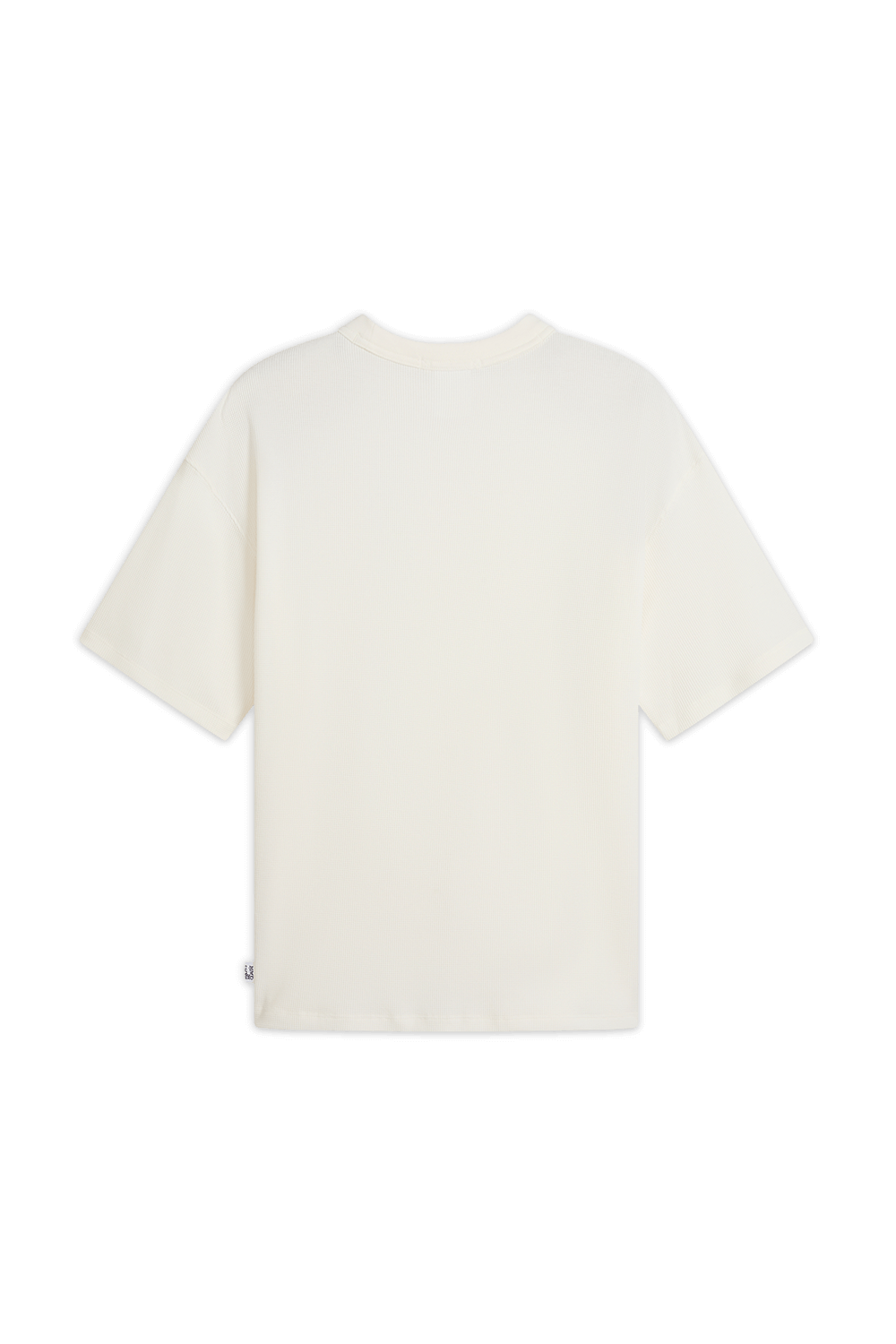 תמונה אחורית של חולצת טי