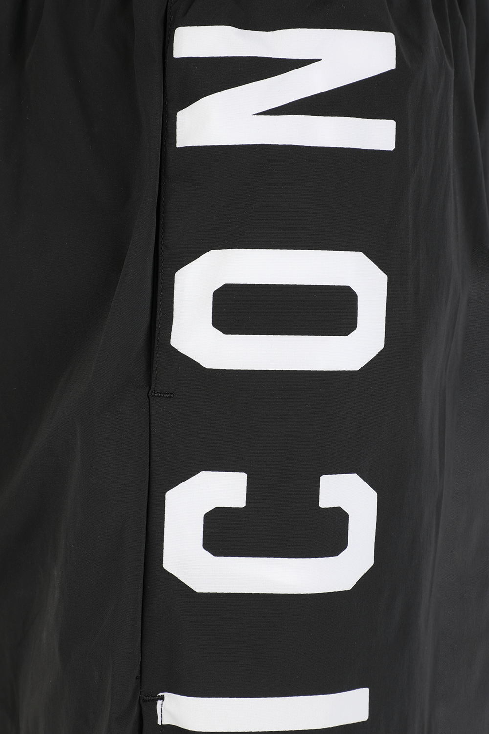 תמונה אחורית של Icon Swim Trunks in Black