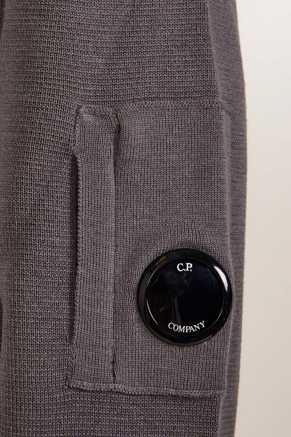 תמונת דוגמן אחורית של סריג