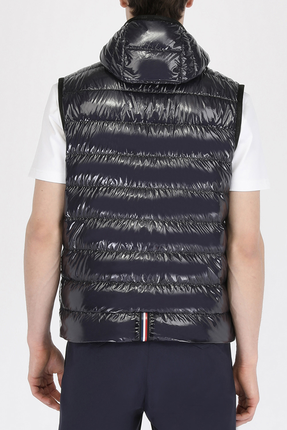 תמונת דוגמן אחורית של וסט פאפר כחול עם לוגו פאץ'