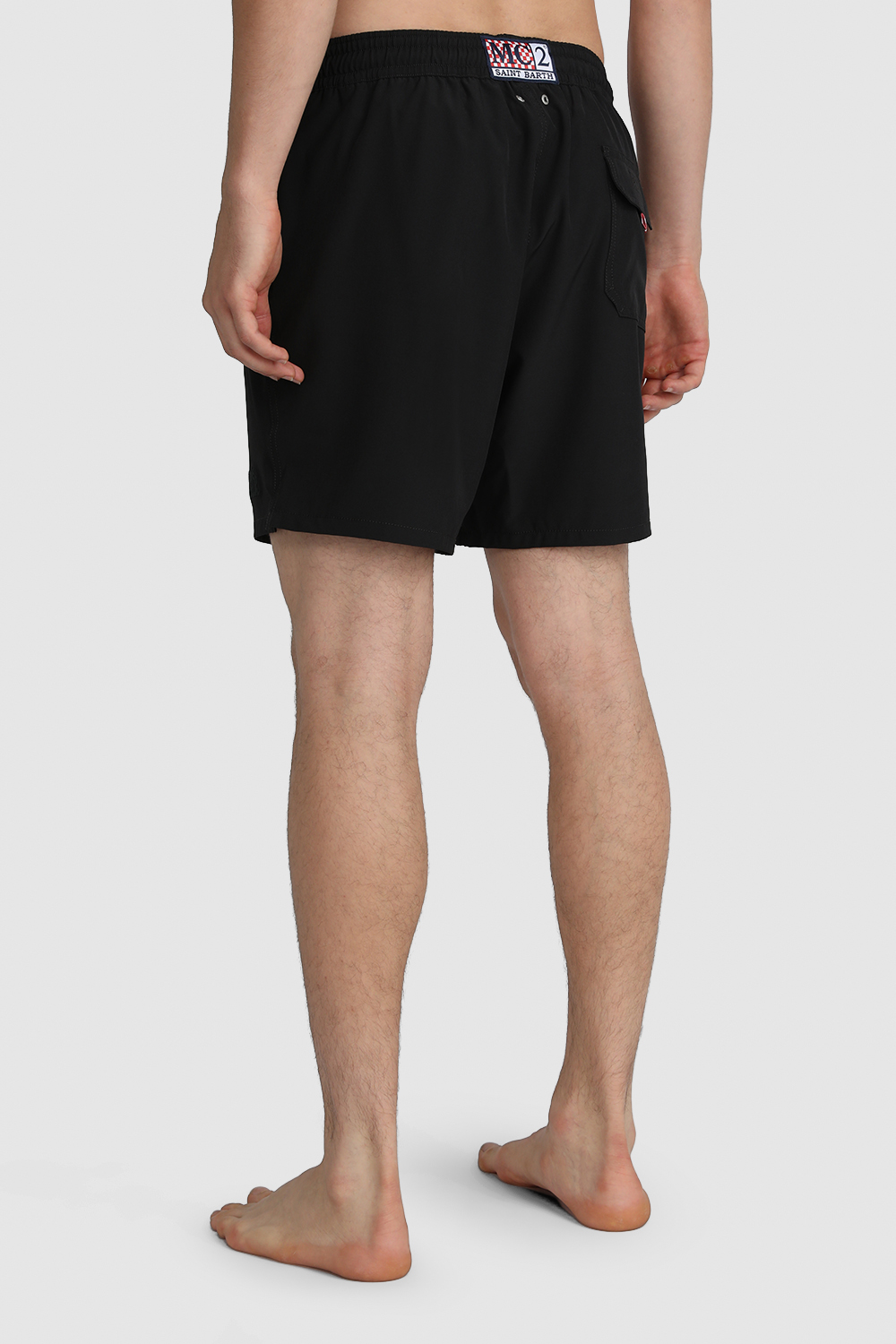 תמונת דוגמן אחורית של מכנסי שחייה