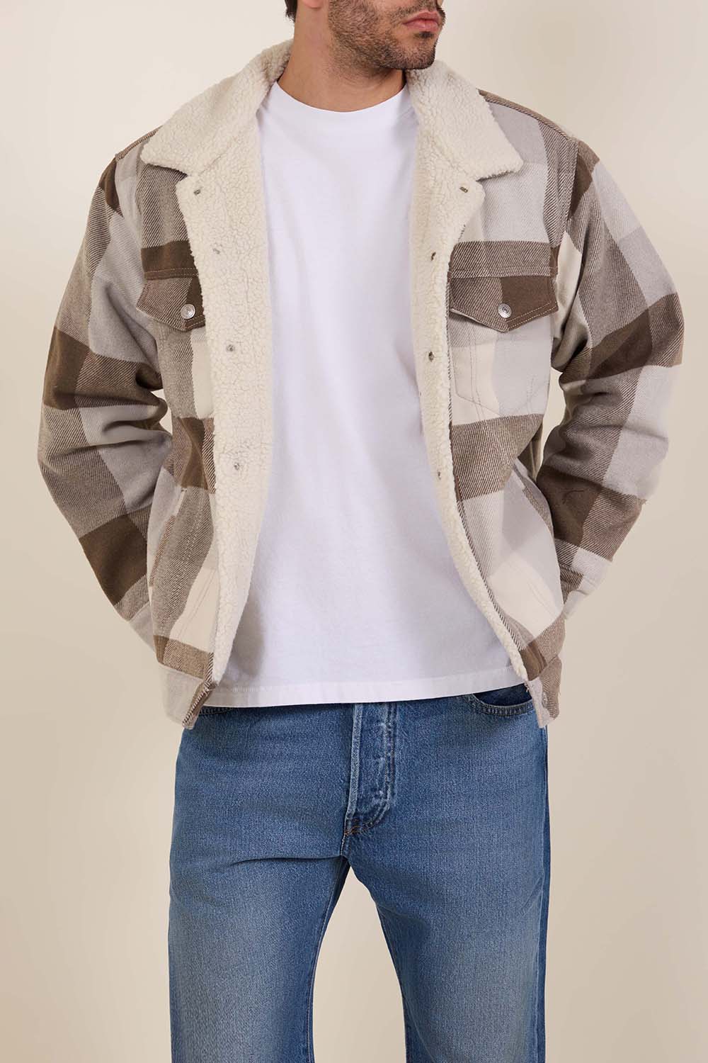 תמונת דוגמן קידמית של ז'קט בריפוד קל