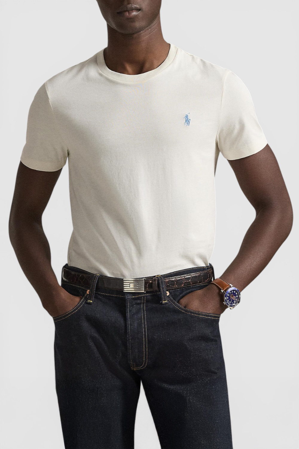 תמונת דוגמן קידמית של חולצת טי