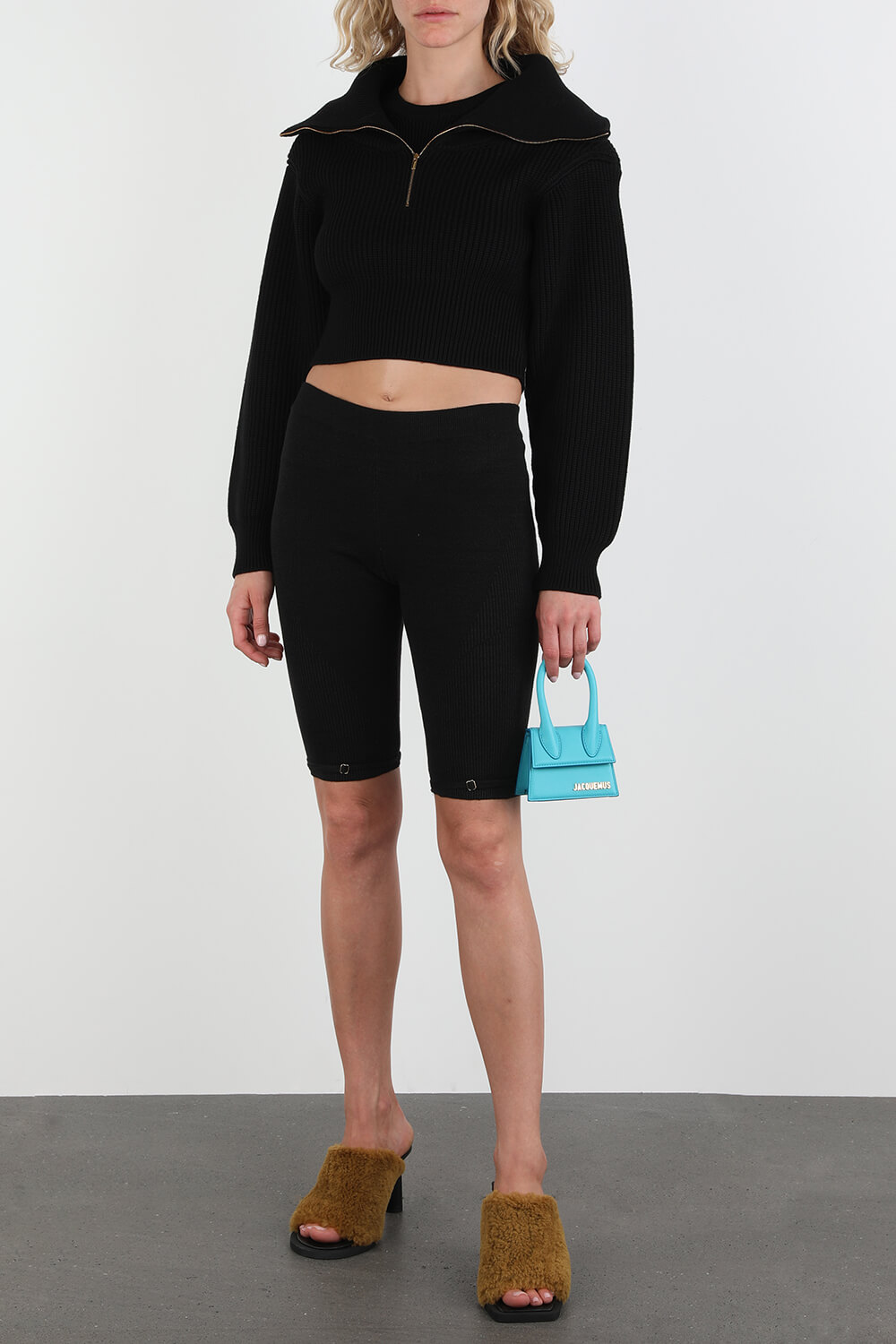 תמונת דוגמן קידמית של תיק לה צ'יקיטו מיני בגוון טורקיז