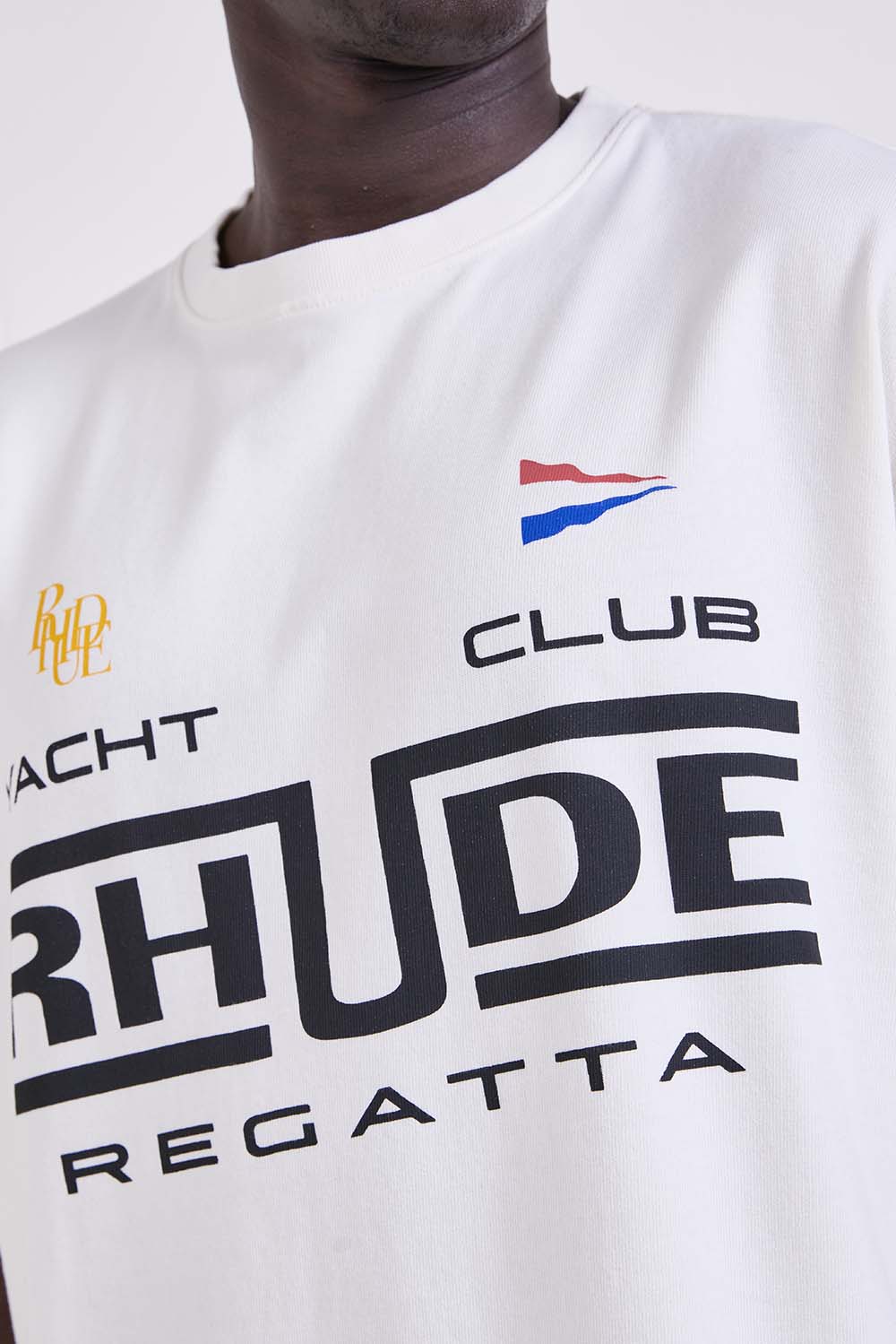 תמונת תקריב דוגמן של חולצת טי