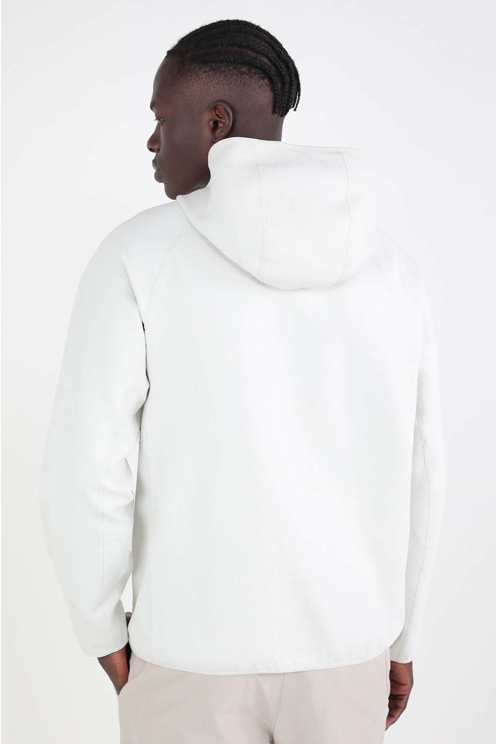 תמונת דוגמן אחורית של Textured Spacer Pullover Hoodie