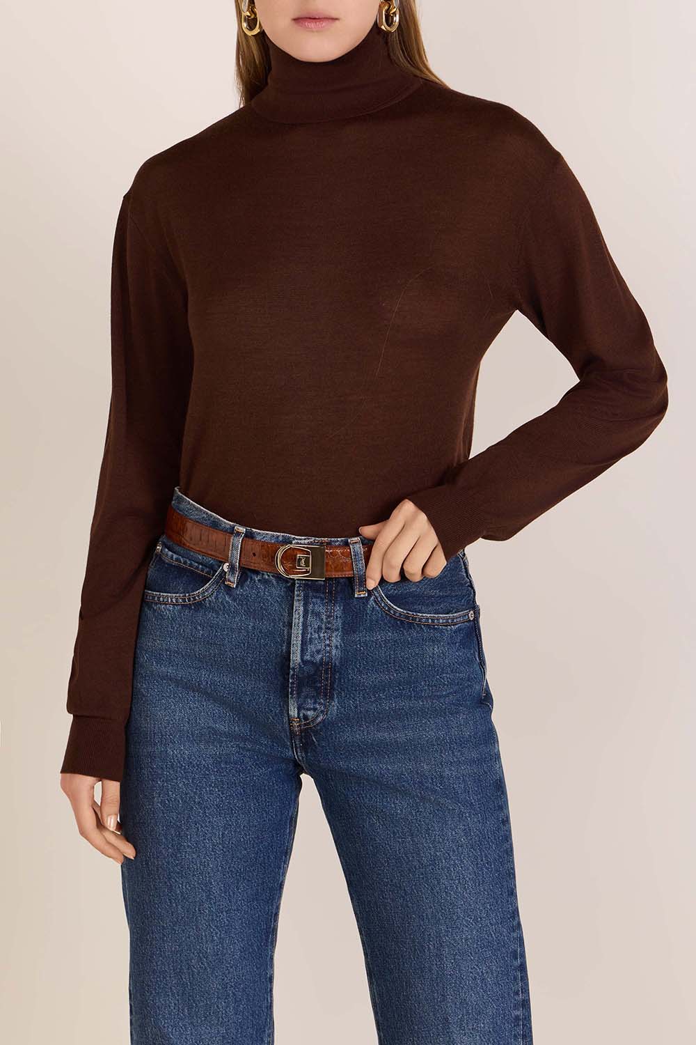 תמונת דוגמן קידמית של חולצת גולף סריג