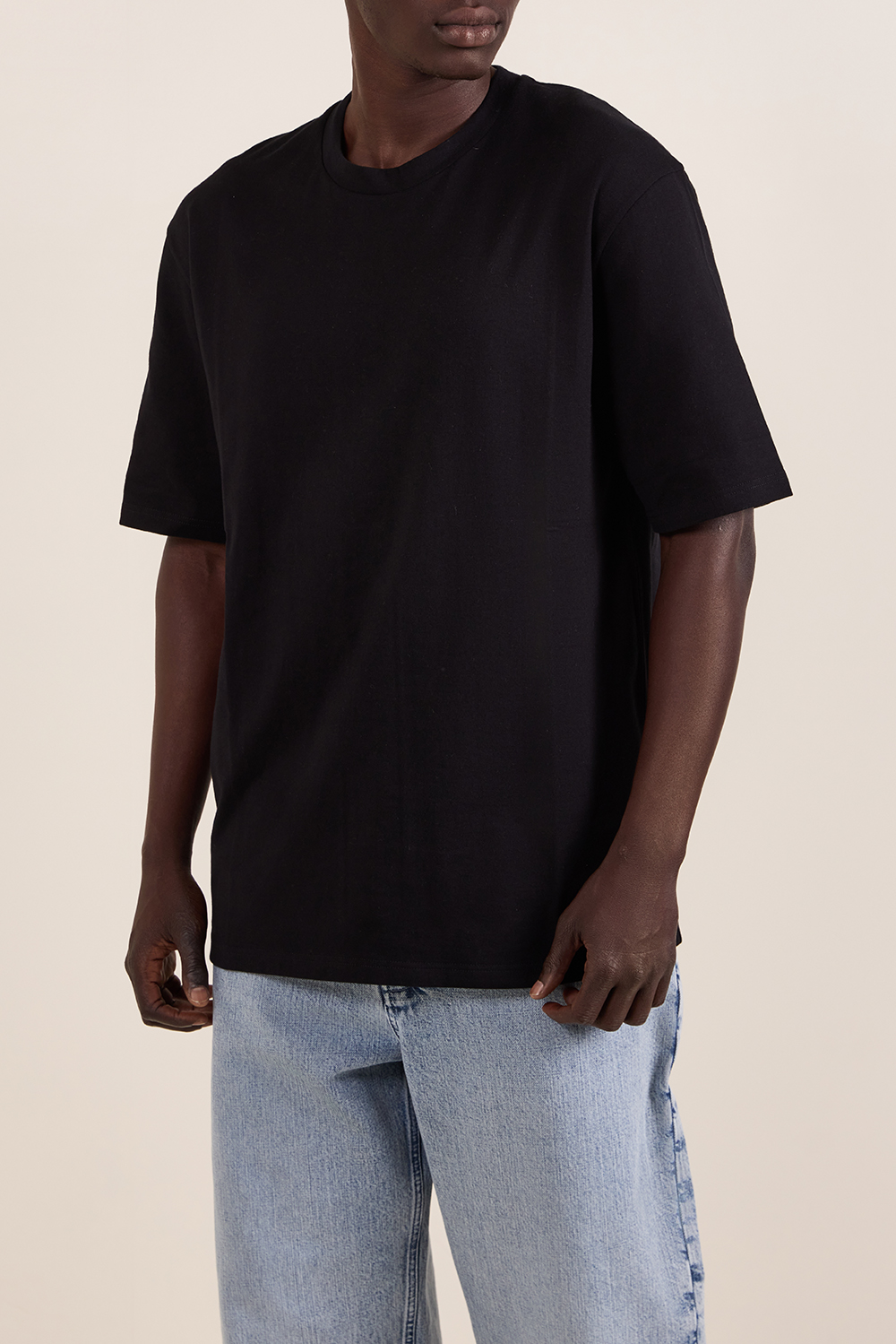 תמונת דוגמן קידמית של חולצת טי