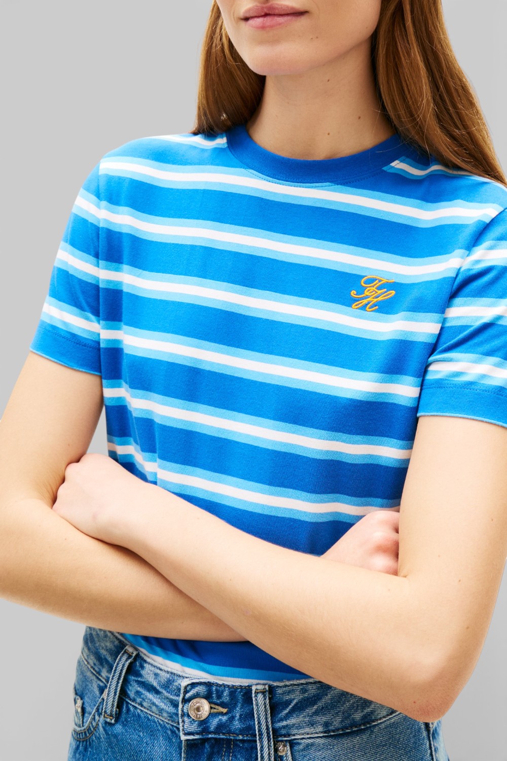 תמונת תקריב דוגמן של חולצת טי