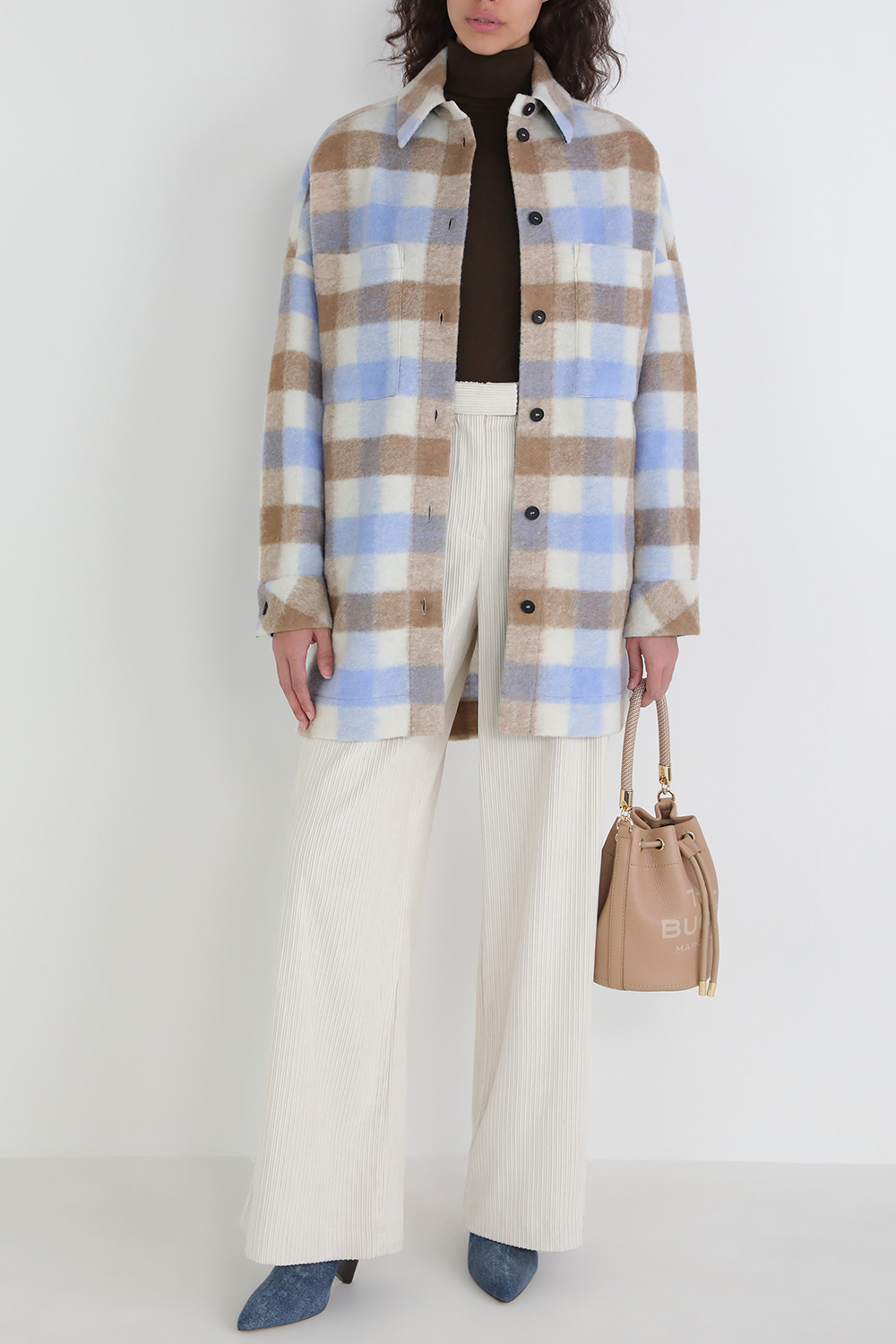 תמונת דוגמן קידמית של תיק קרוס באקט