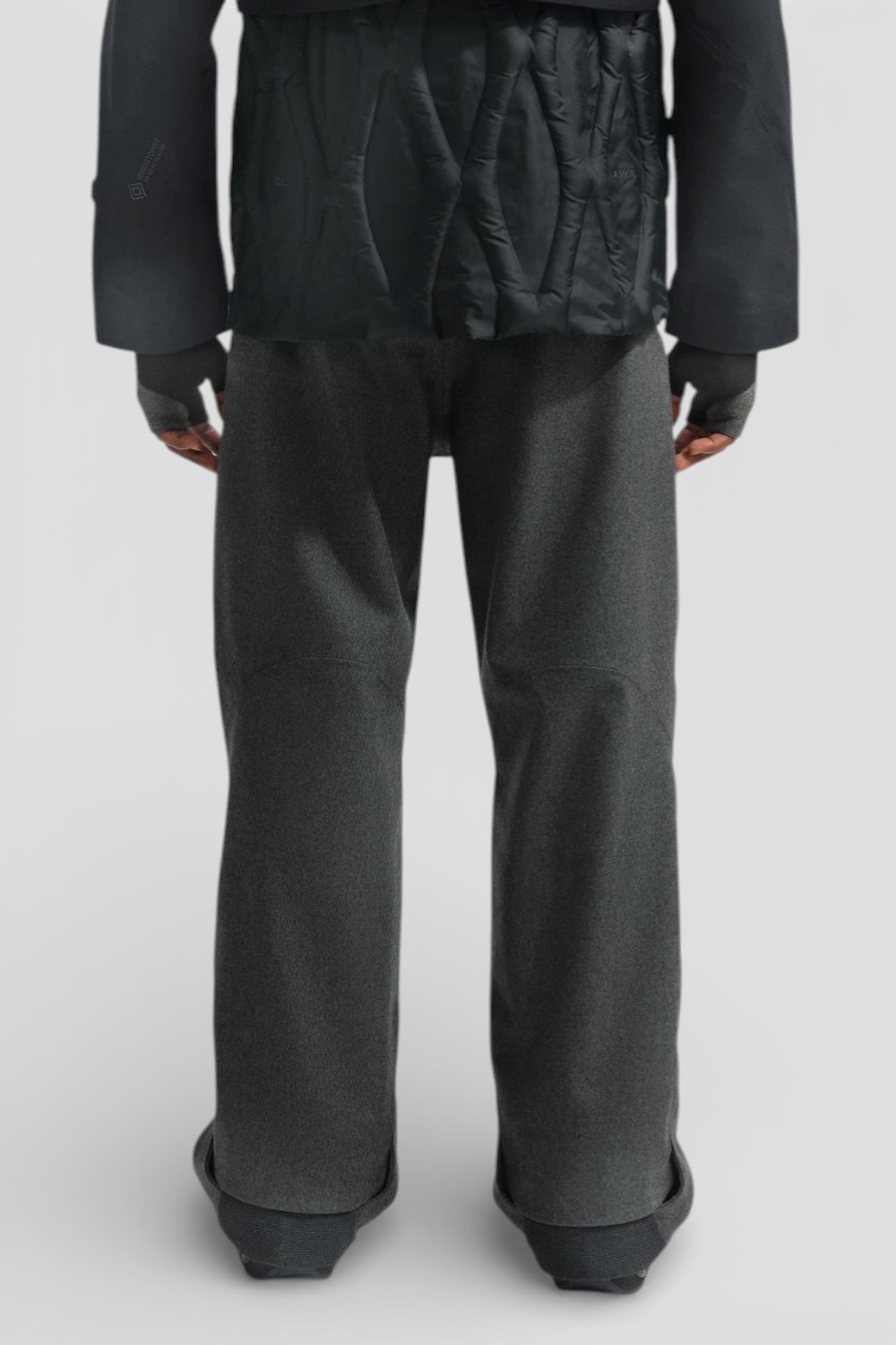 תמונת דוגמן אחורית של מכנסיים ארוכים נייקי X נוקטה