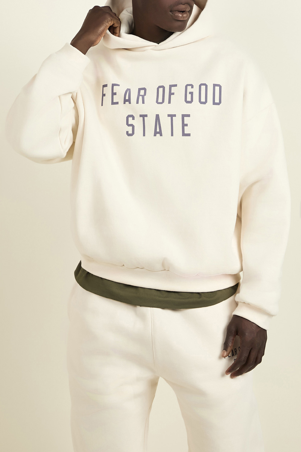 תמונת דוגמן קידמית של סווטשירט קפוצ'ון