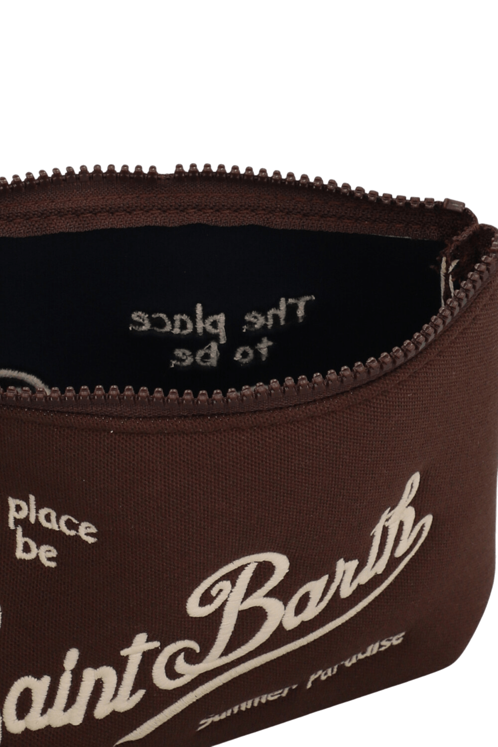 תמונת תקריב של תיק קלאץ&rsquo; אלין