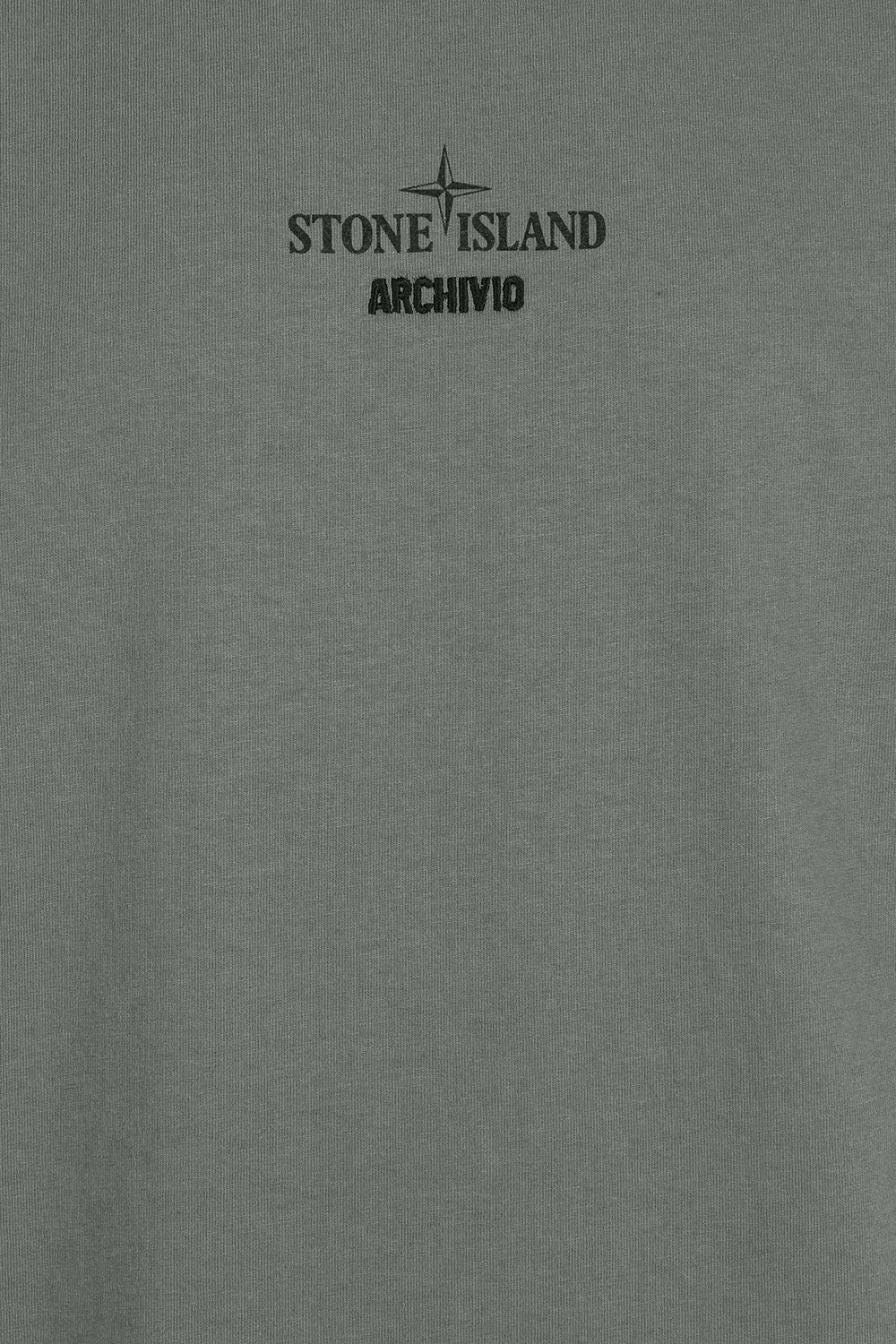 תמונת תקריב של Stone Island Logo Classic Tshirt in Green