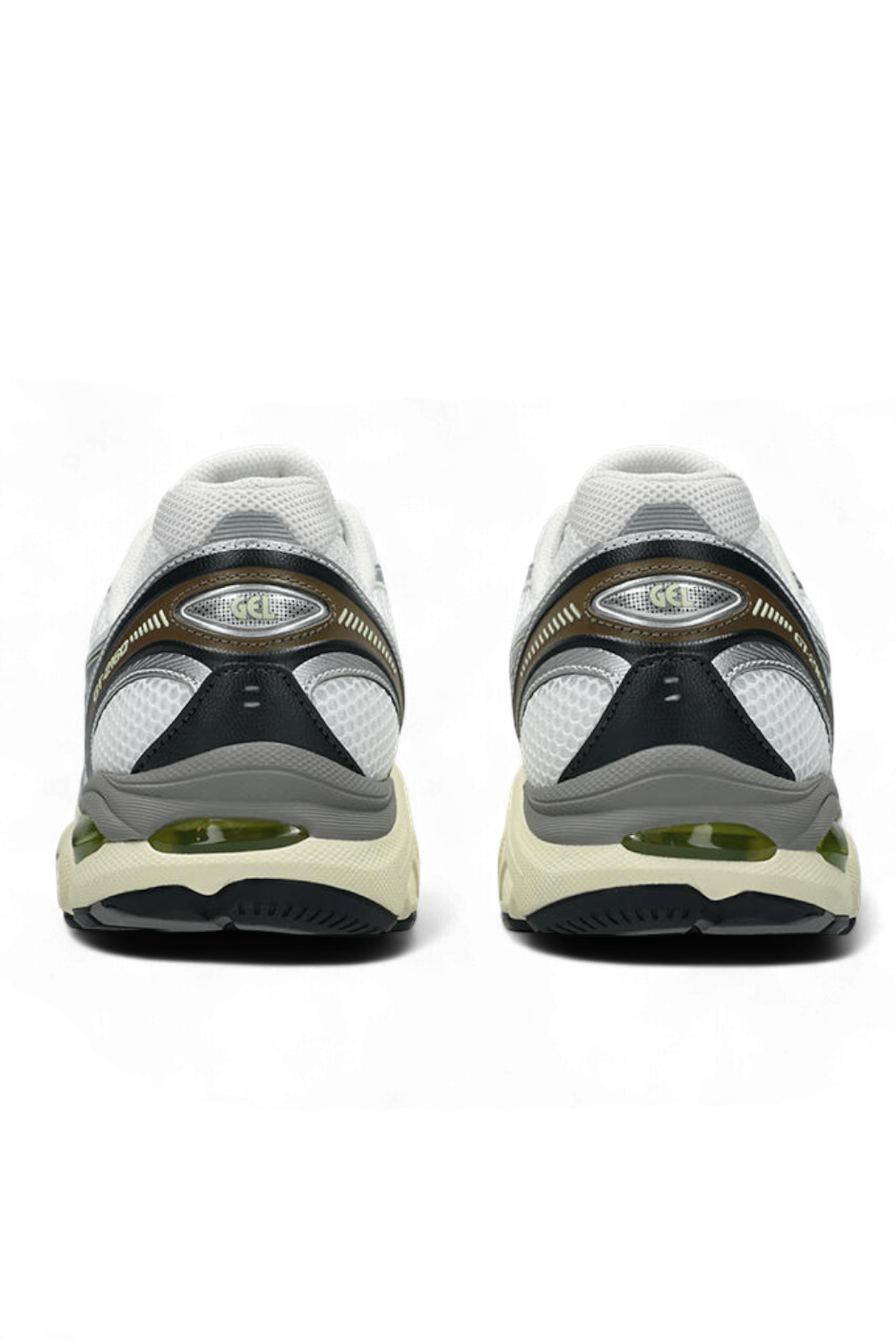 תמונת תקריב של נעלי סניקרס GT-2160