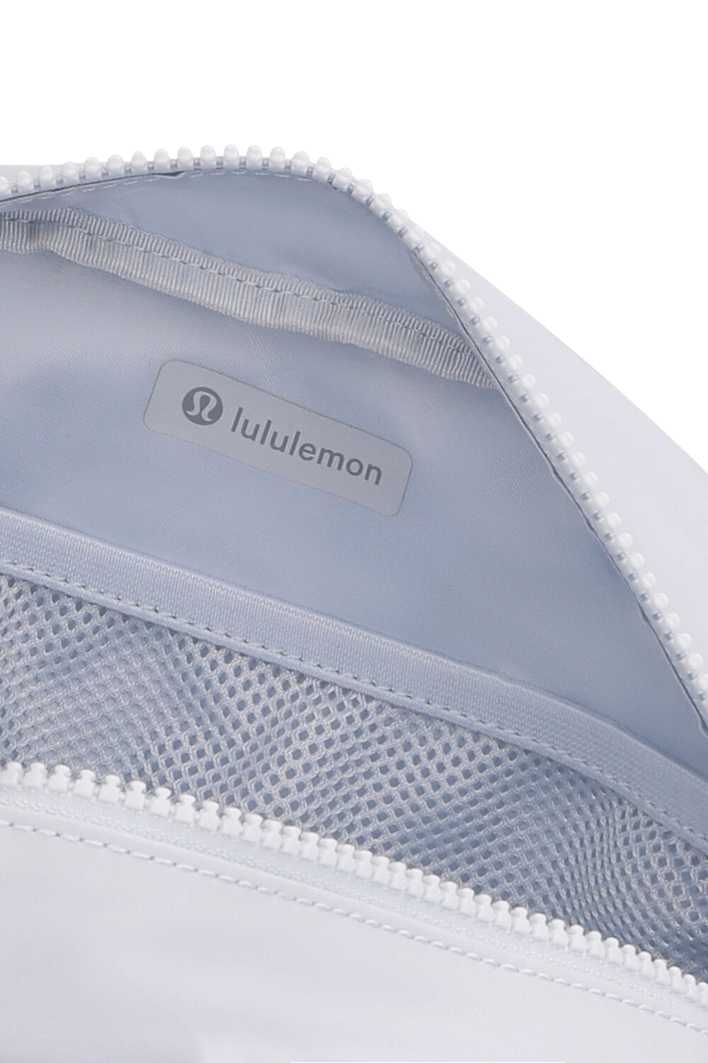 תמונת פנים של City Essentials Pouch