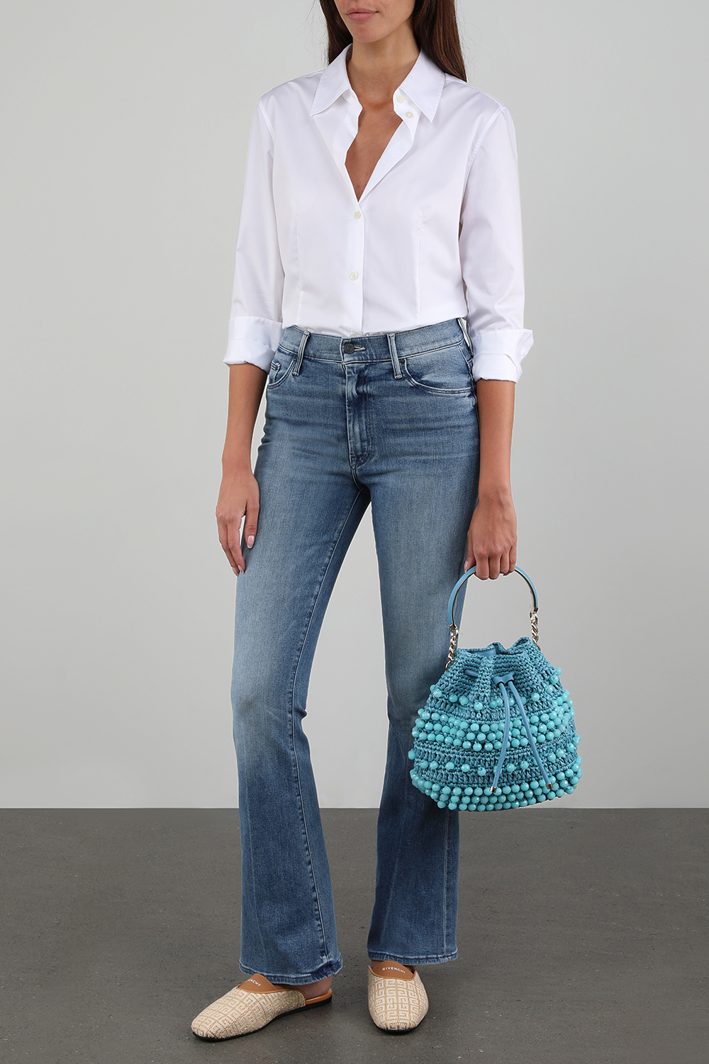 תמונת דוגמן קידמית של תיק נשיאה סרוג עם חרוזים בגוון תכלת