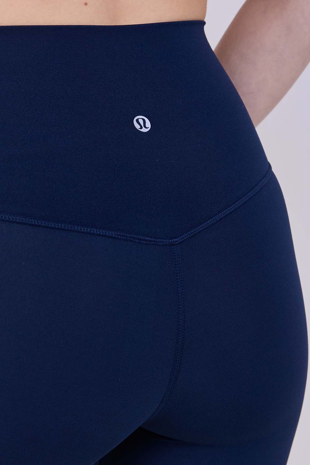 תמונת תקריב דוגמן של Align No-Line HR Pant 25'' Leggings