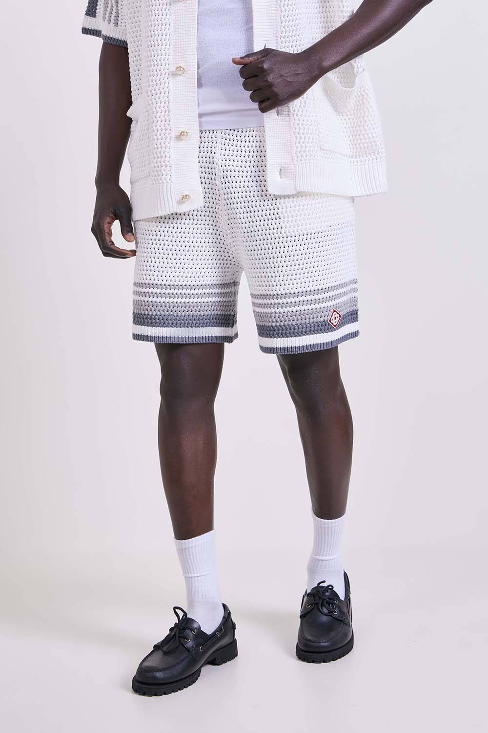 תמונת דוגמן קידמית של מכנסיים קצרים קרושה