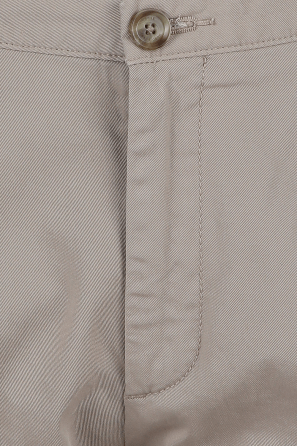 תמונה אחורית של מכנסי צ'ינו סלים מכותנה