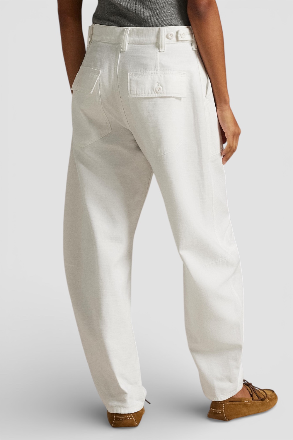 תמונת דוגמן אחורית של מכנסיים ארוכים