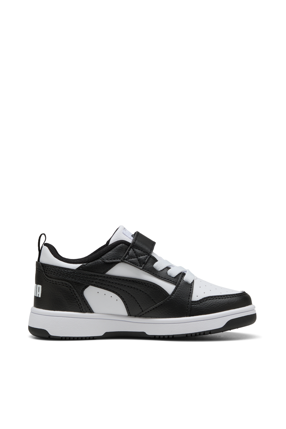 תמונה קידמית של נעלי סניקרס