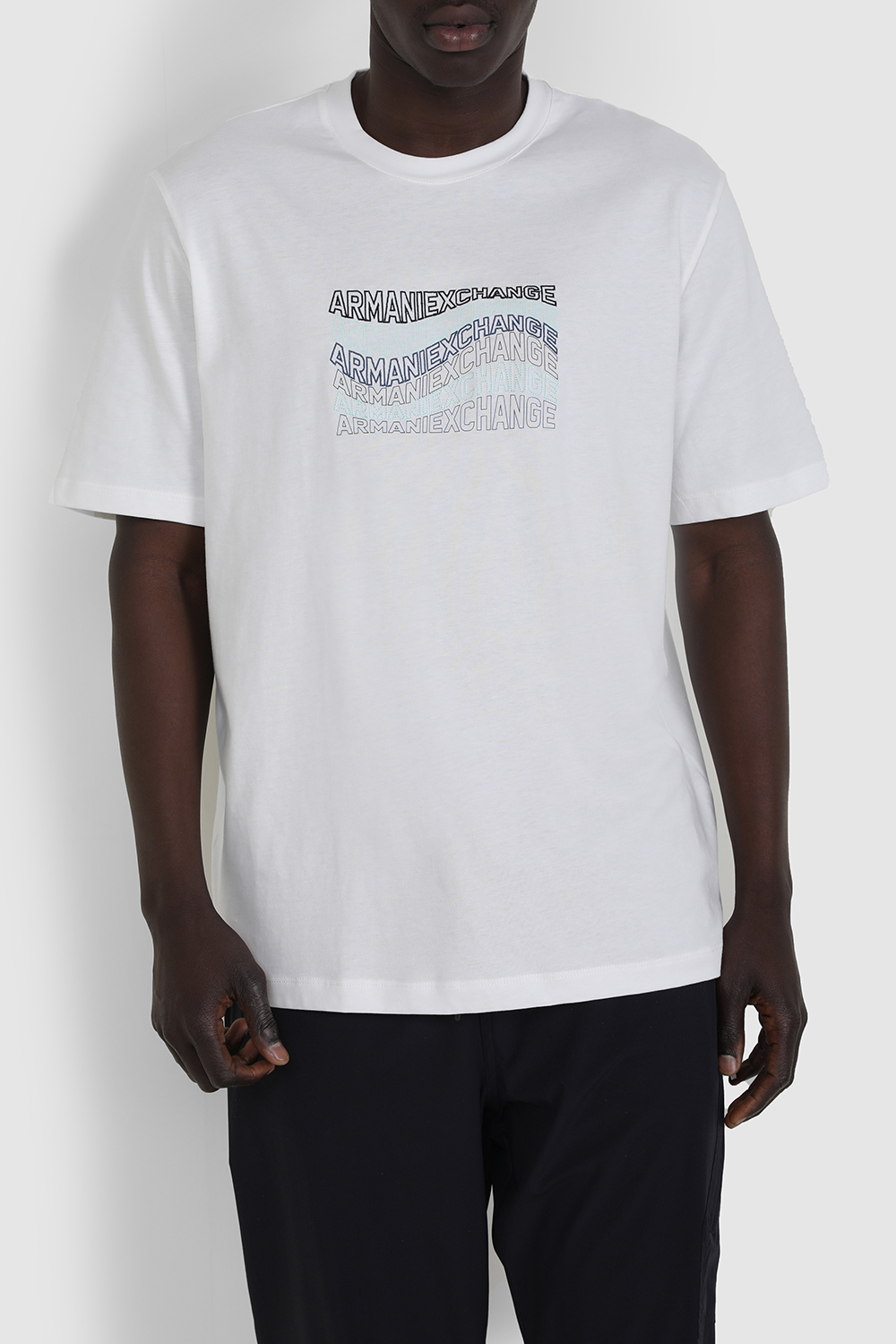 תמונת דוגמן קידמית של חולצת טי