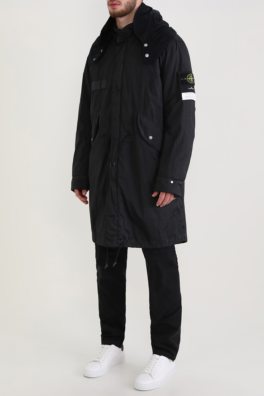 תמונת דוגמן קידמית של מעיל ניילון ארוך