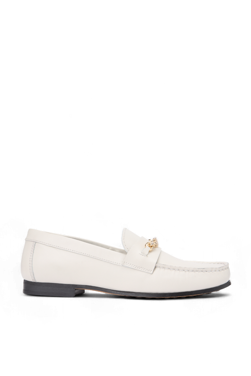 תמונה קידמית של נעלי מוקסינים