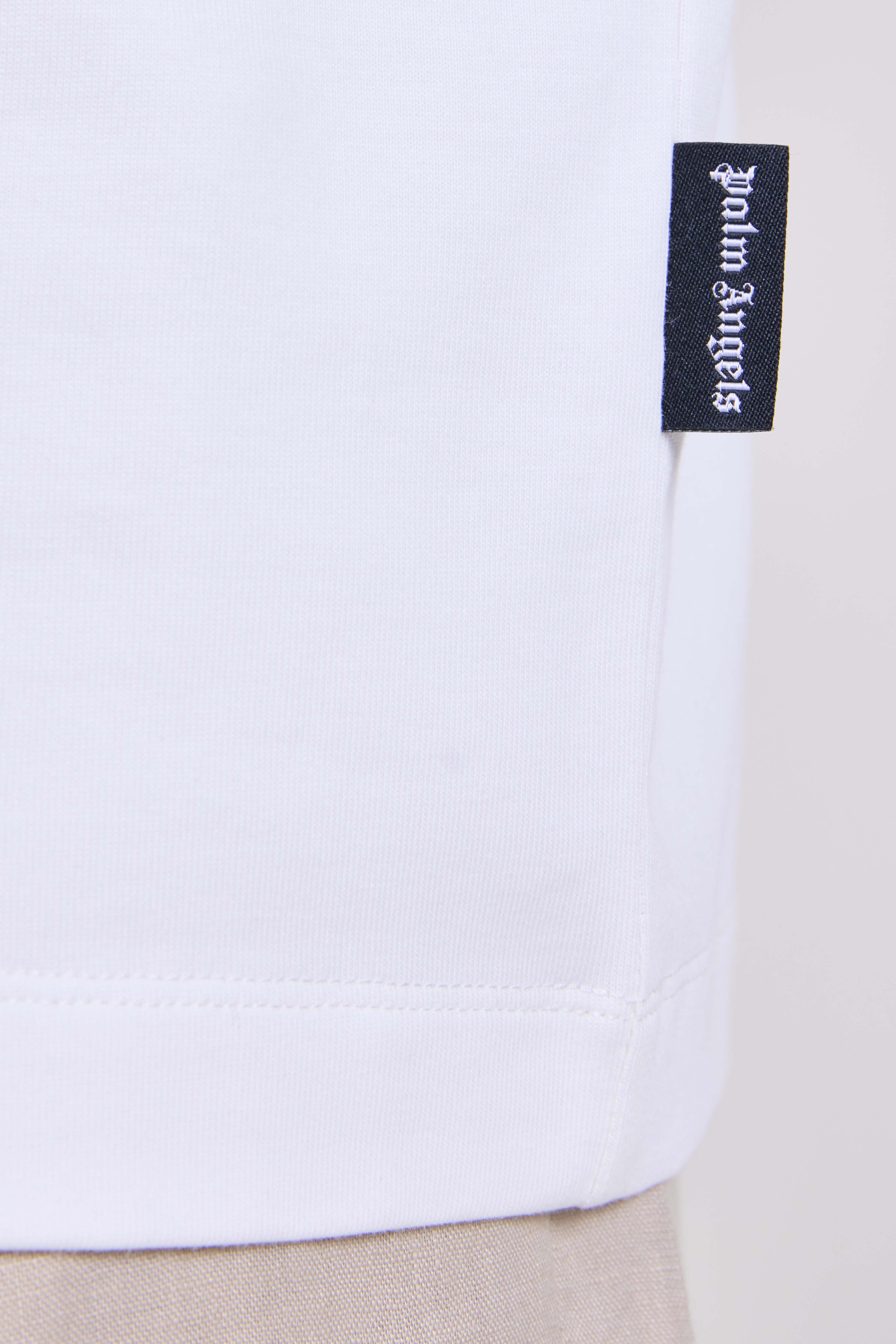 תמונת תקריב דוגמן של Relaxed T-Shirt