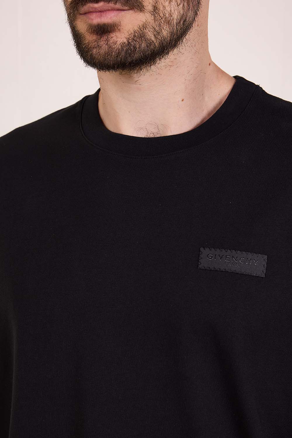 תמונת תקריב דוגמן של חולצת טי