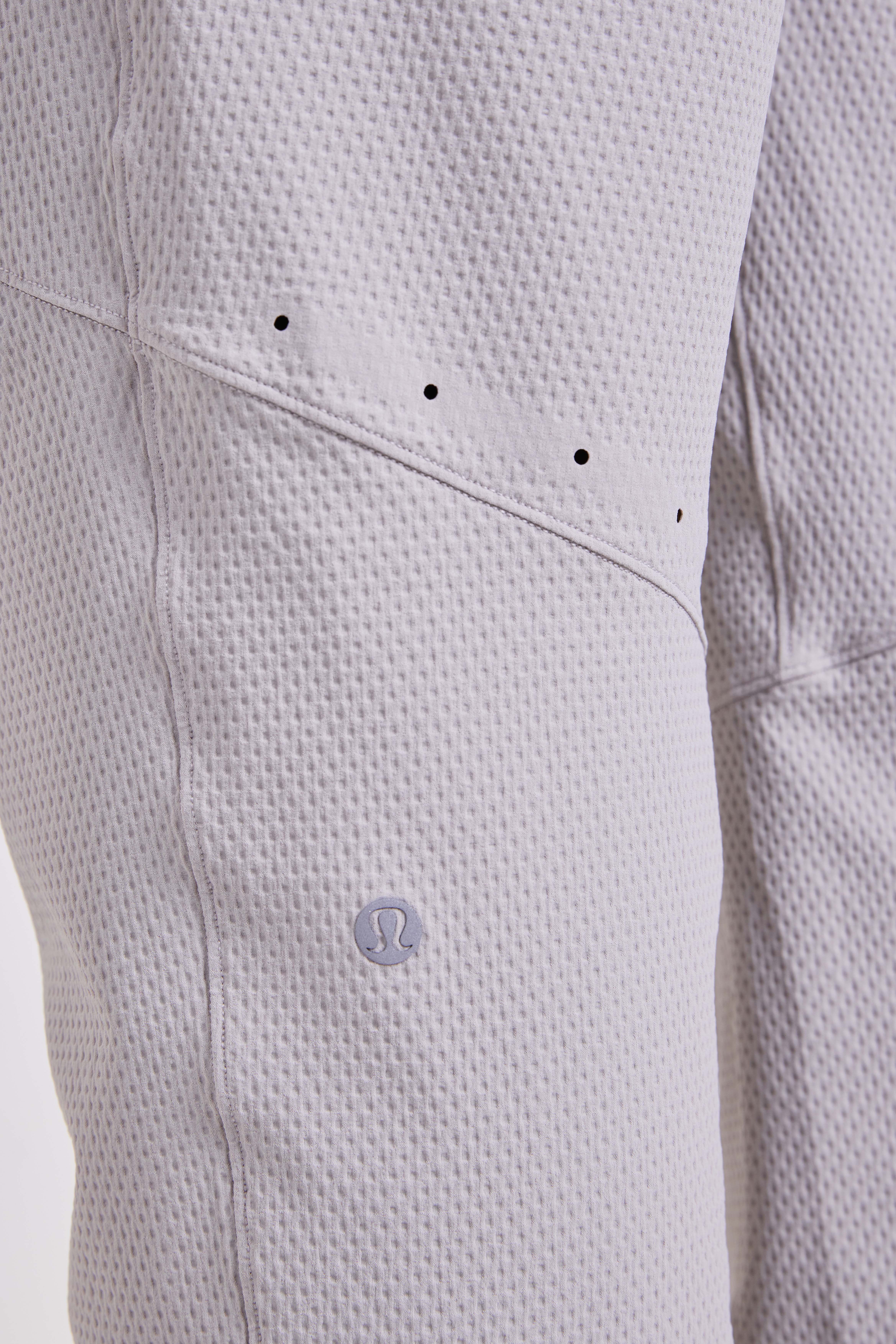 תמונת תקריב דוגמן של License To Train Textured Jogger*Regular