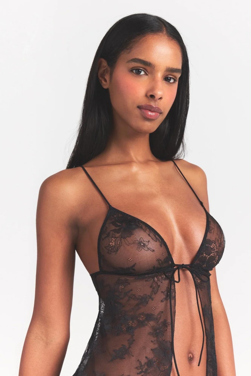 תמונת תקריב דוגמן של OPEN FRONT CAMI