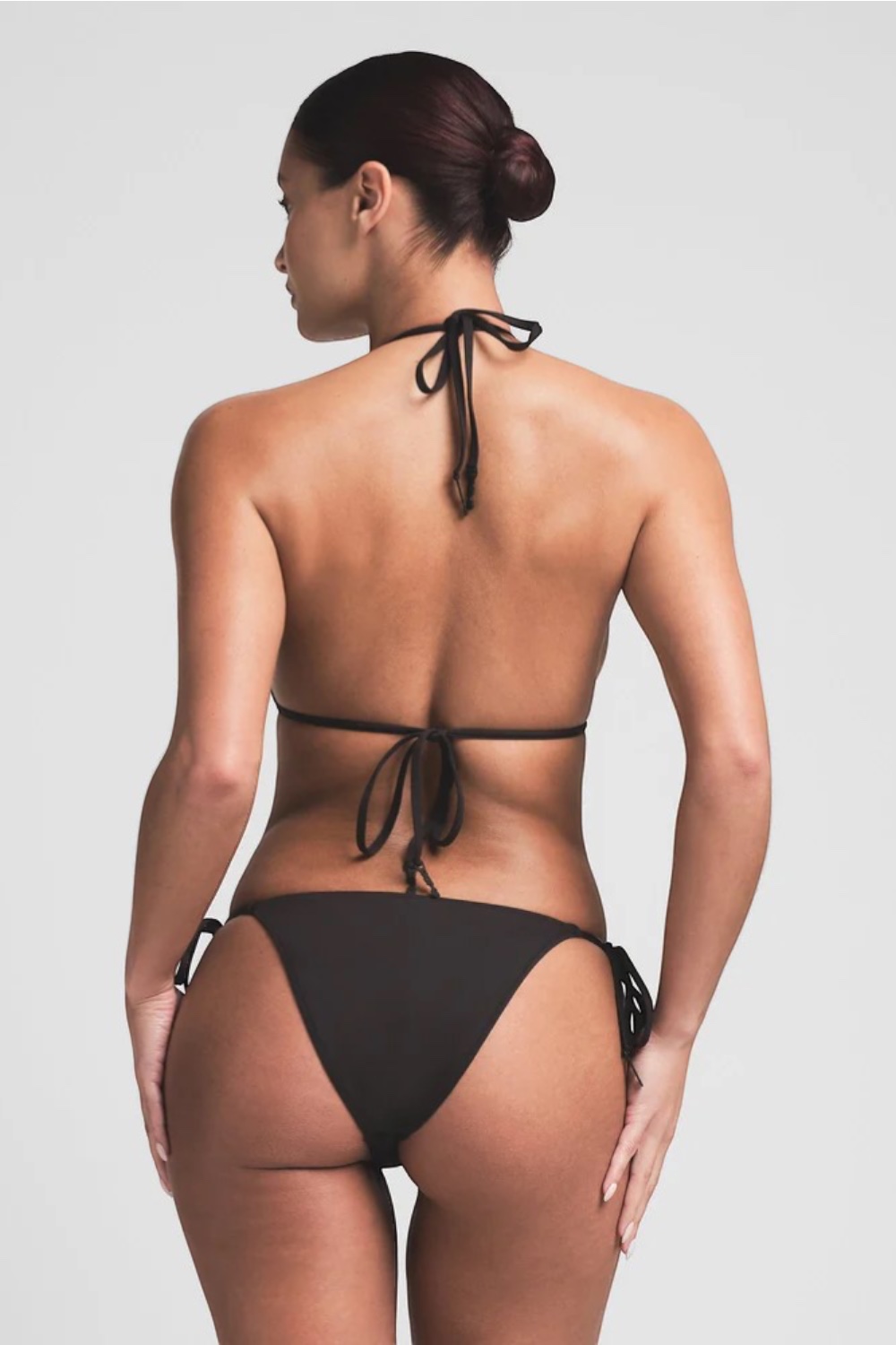 תמונת דוגמן אחורית של TRIANGLE TOP