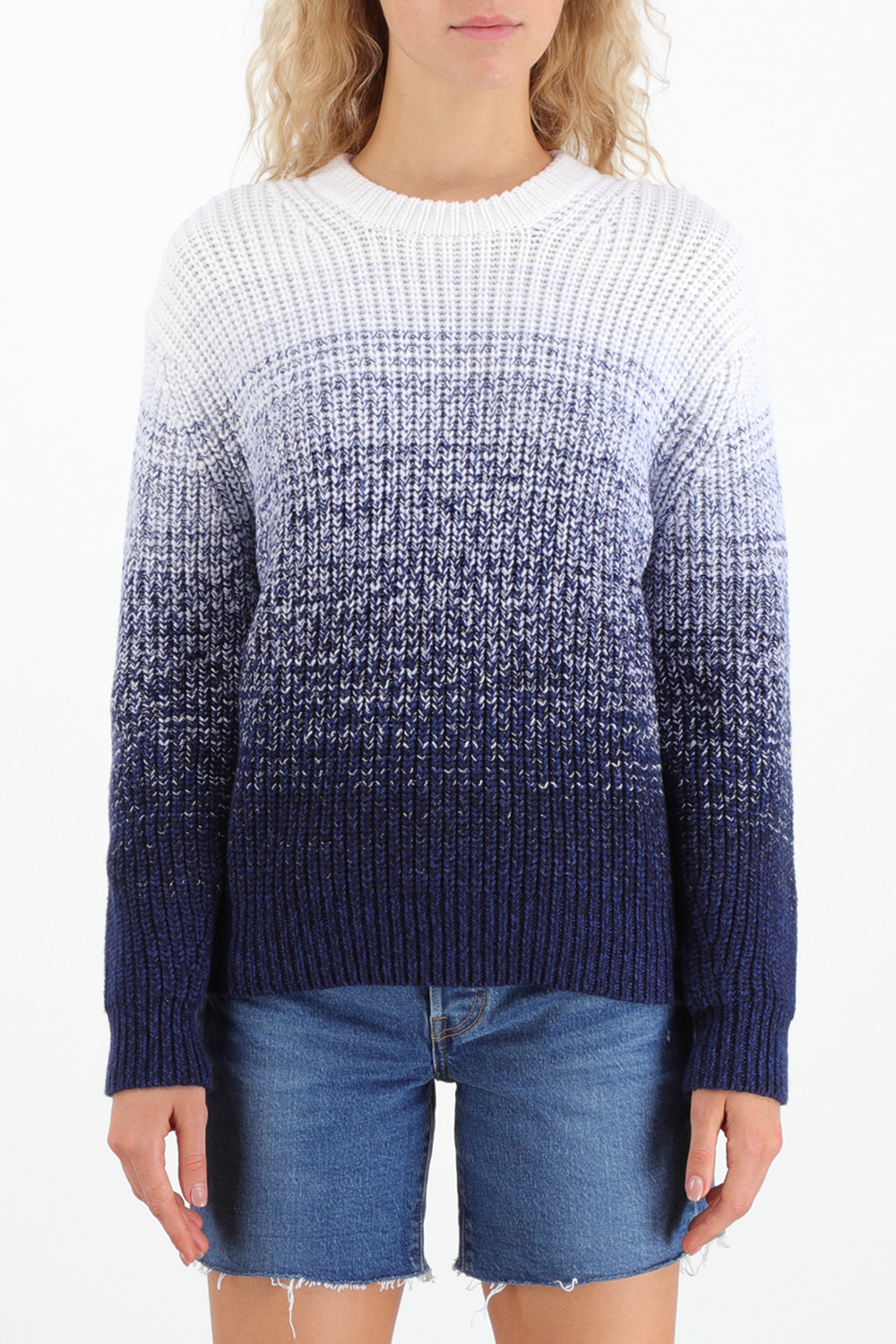 תמונת דוגמן קידמית של 501 Mid Thigh Shorts in Medium Blue Wash