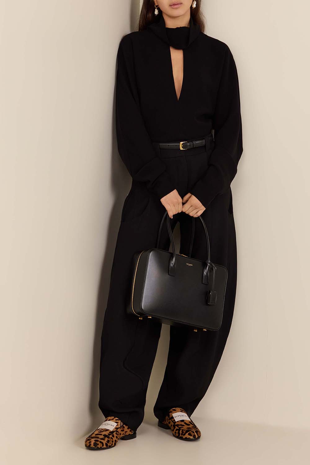 תמונת דוגמן קידמית של נעלי סליפ און