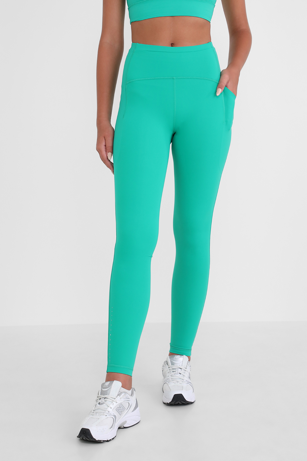 תמונת דוגמן קידמית של Swift Speed High-Rise Tight 28