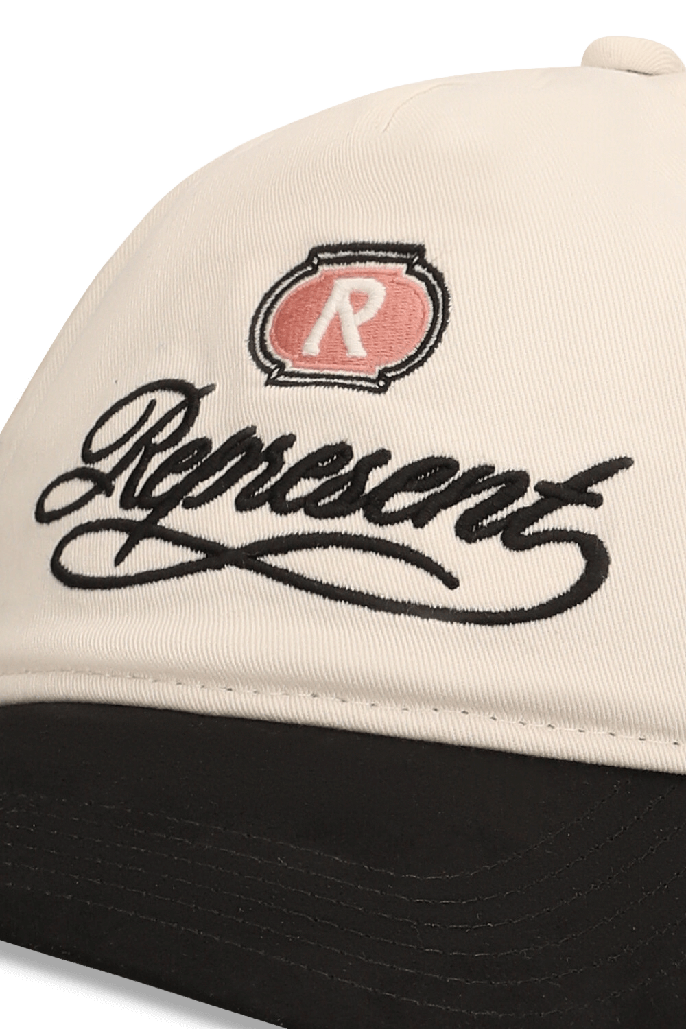 תמונת תקריב של כובע מצחייה