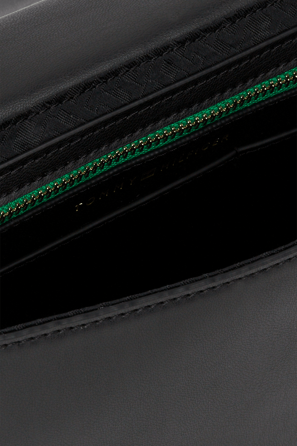 תמונת תקריב של תיק כתף