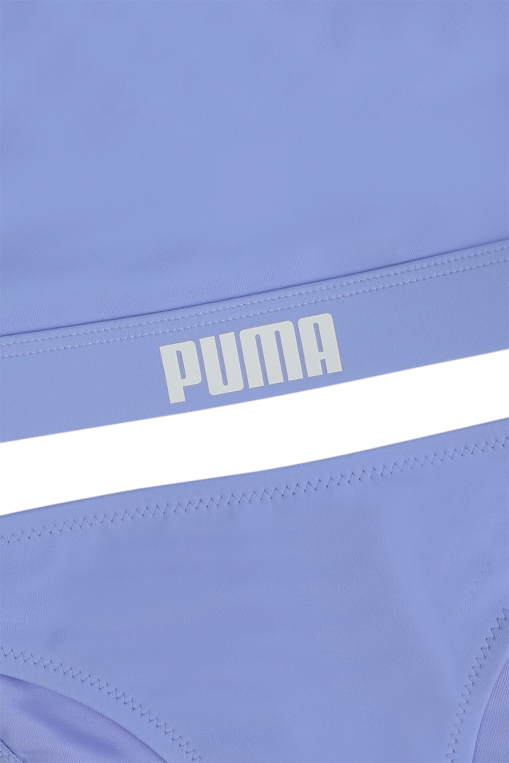 תמונת תקריב של סט בגד ים בקיני