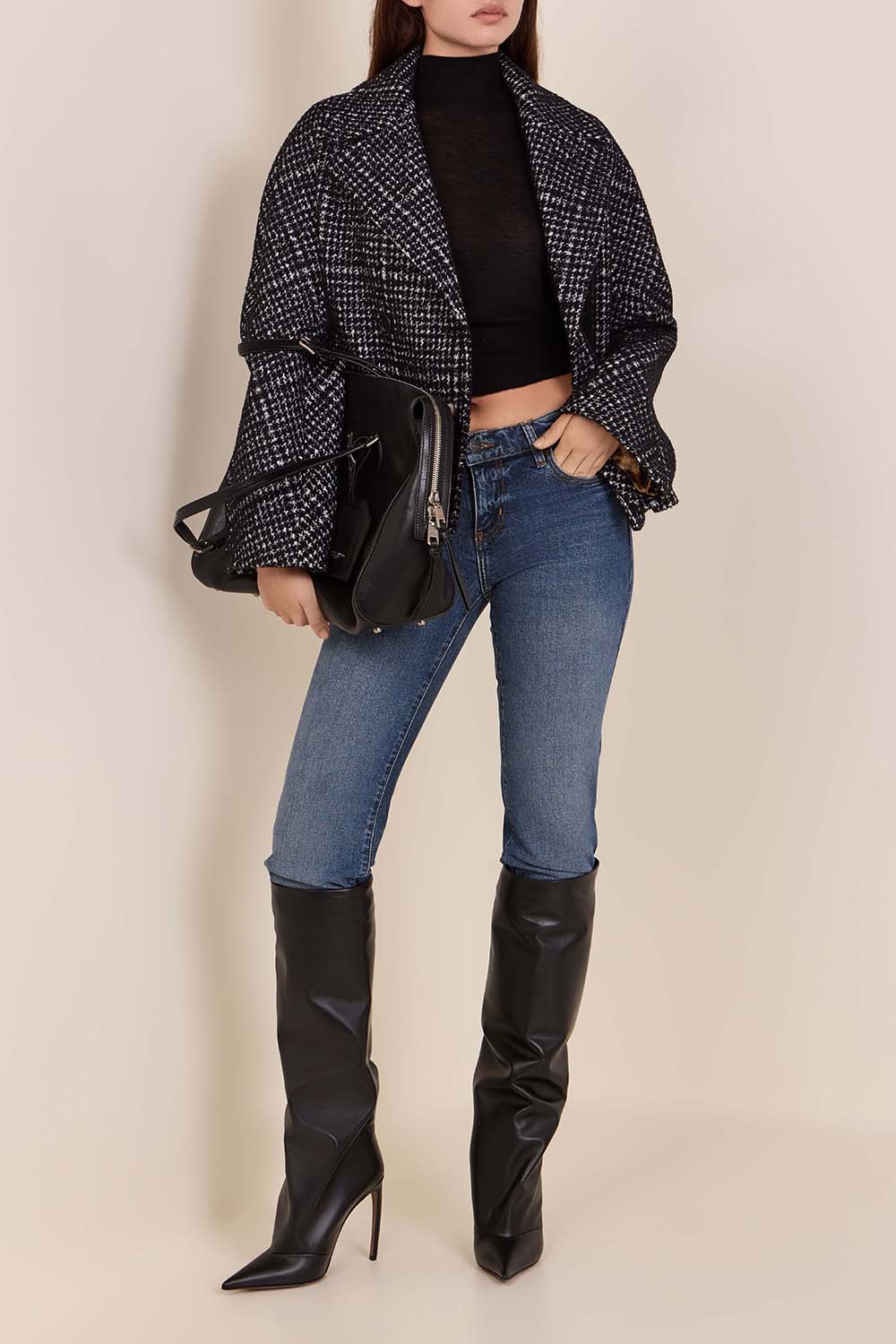 תמונת דוגמן קידמית של תיק כתף ויטוריה