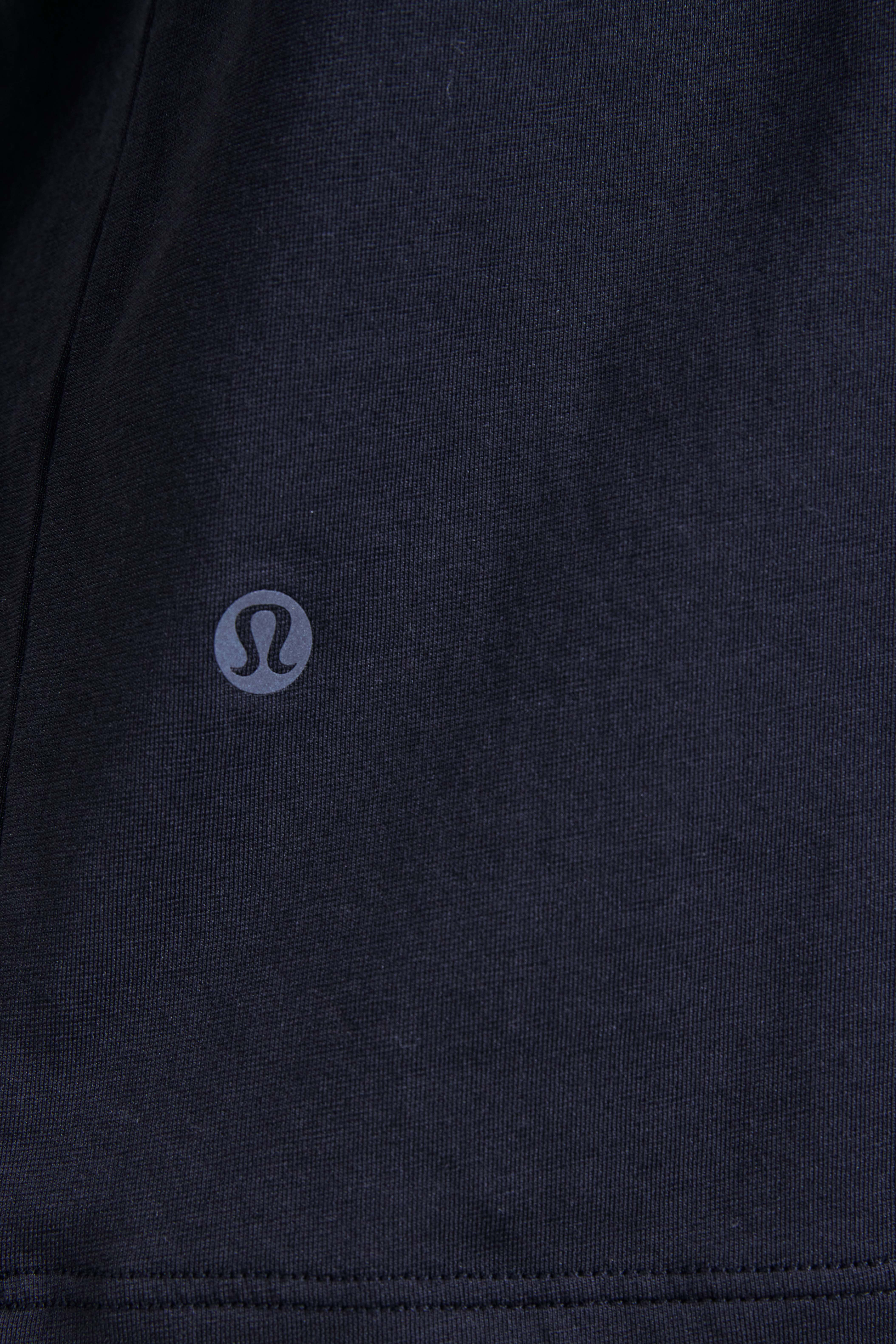 תמונת תקריב דוגמן של Zeroed In Short-Sleeve Shirt